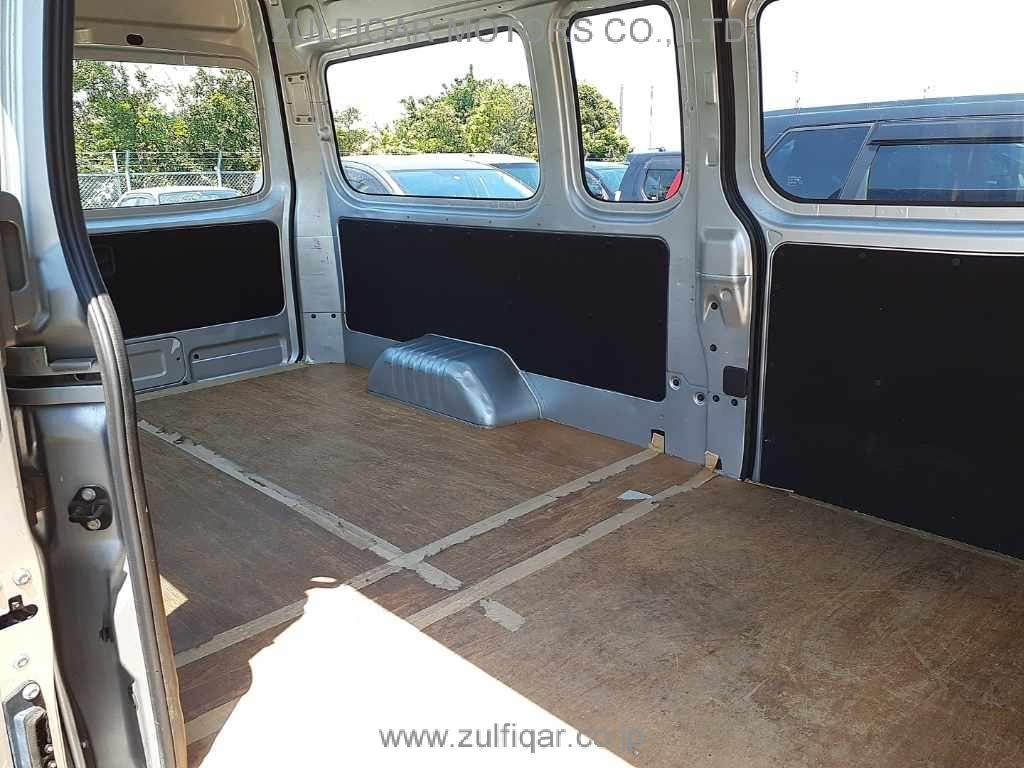 NISSAN NV350 CARAVAN 2018 Image 9