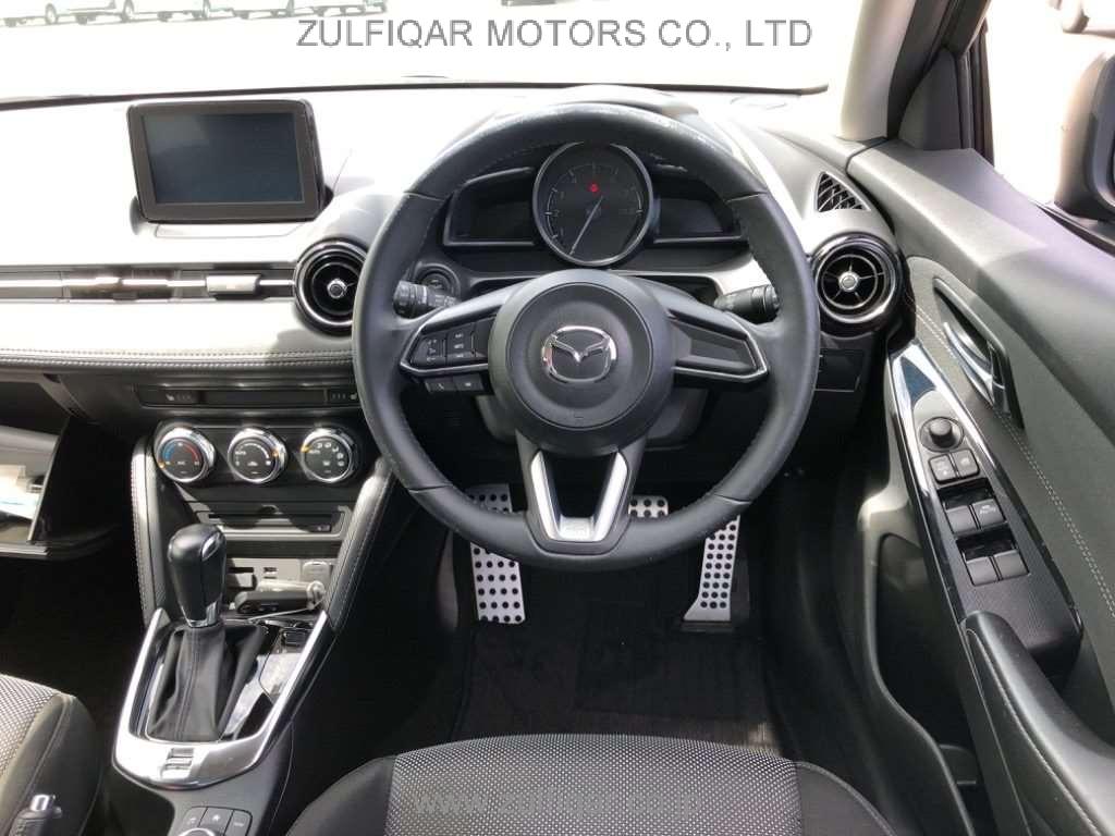 MAZDA DEMIO 2017 Image 6