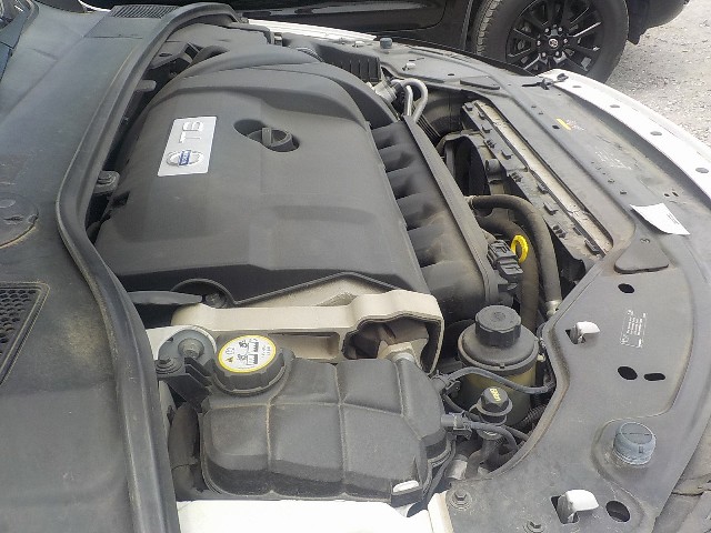 VOLVO XC70 2010 Image 21