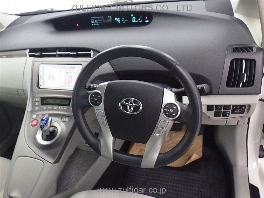 TOYOTA PRIUS PHV 2013 Image 5