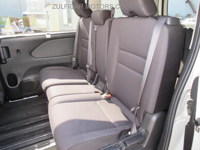 NISSAN SERENA 2019 Image 11