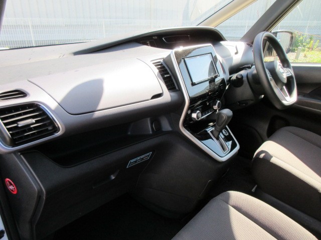 NISSAN SERENA 2019 Image 20