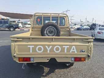 TOYOTA LAND CRUISER PICKUP 2022 Image 11