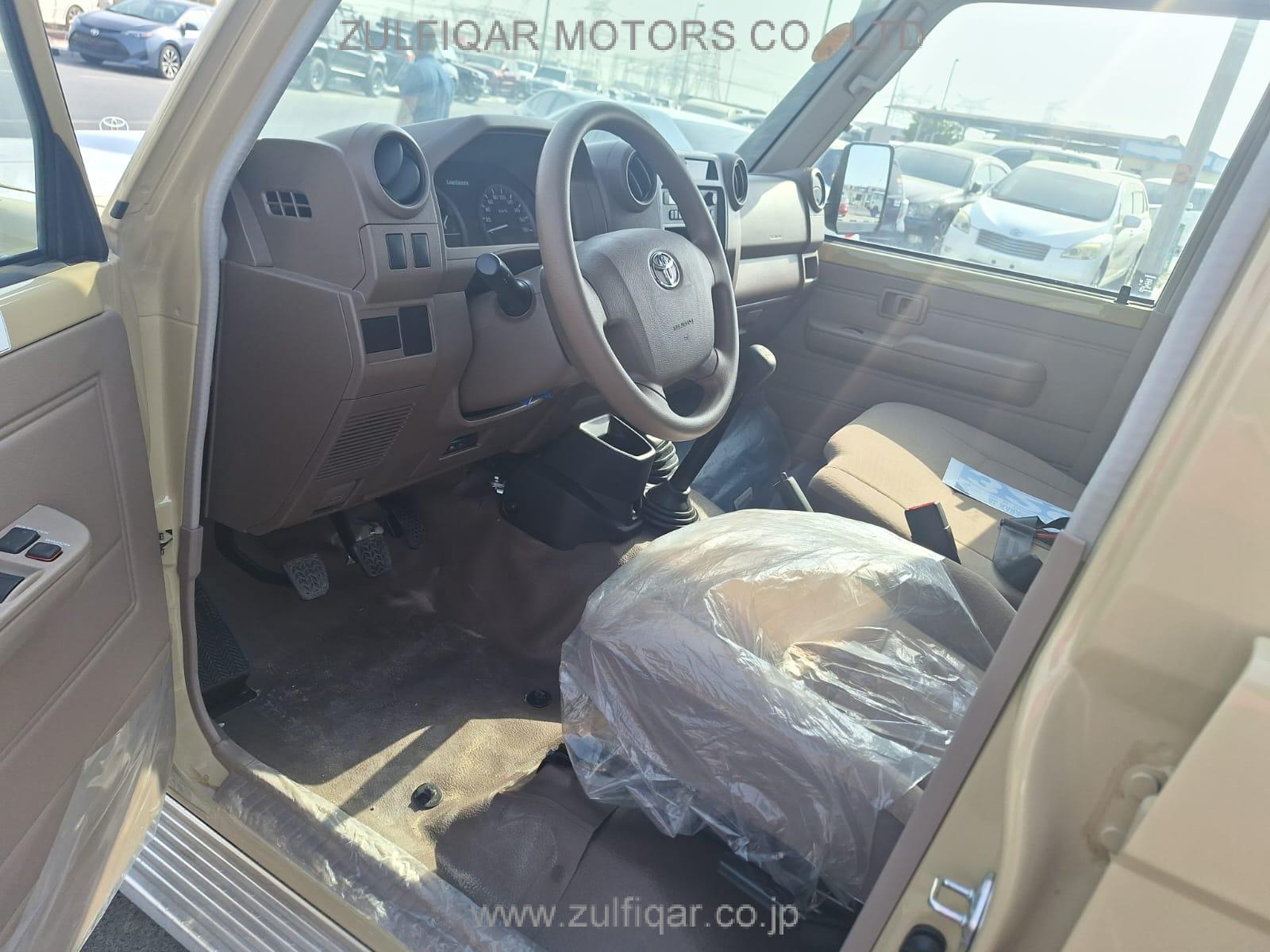 TOYOTA LAND CRUISER PICKUP 2022 Image 6