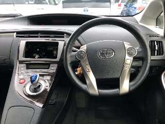 TOYOTA PRIUS PHV 2014 Image 6