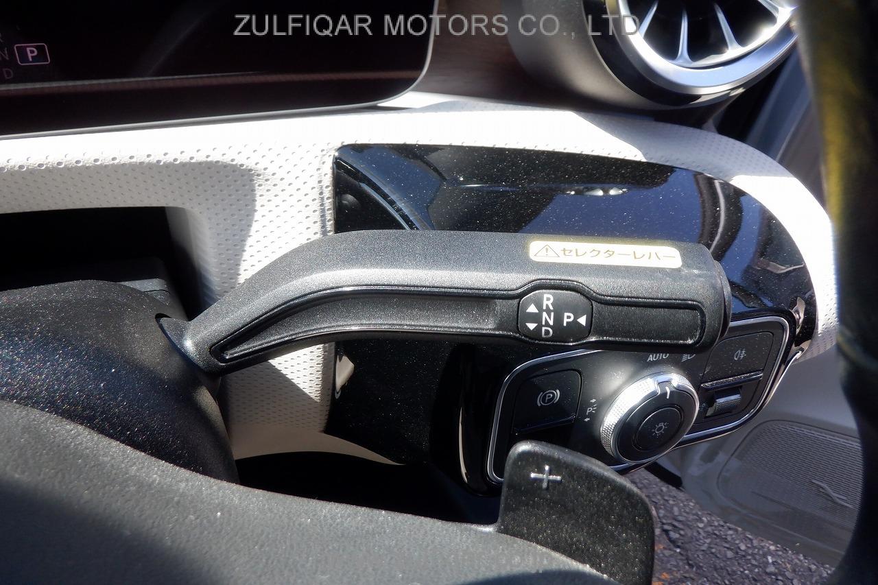 MERCEDES BENZ A CLASS 2020 Image 10