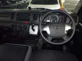 TOYOTA HIACE 2018 Image 6