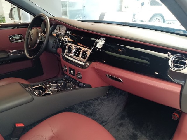 ROLLS ROYCE GHOST 2015 Image 37