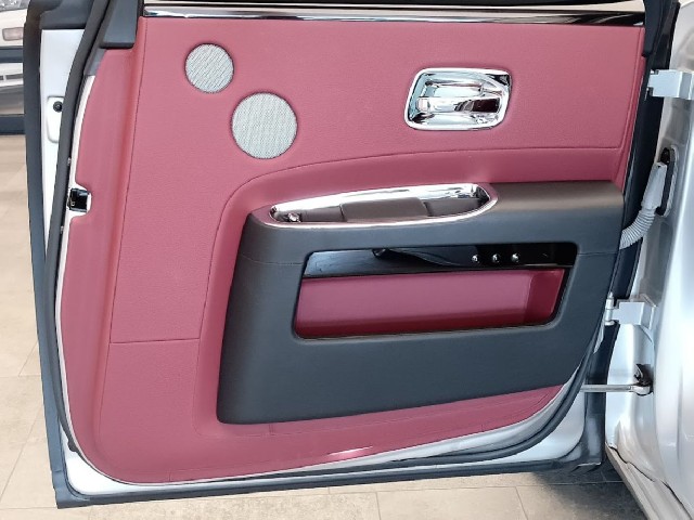 ROLLS ROYCE GHOST 2015 Image 56