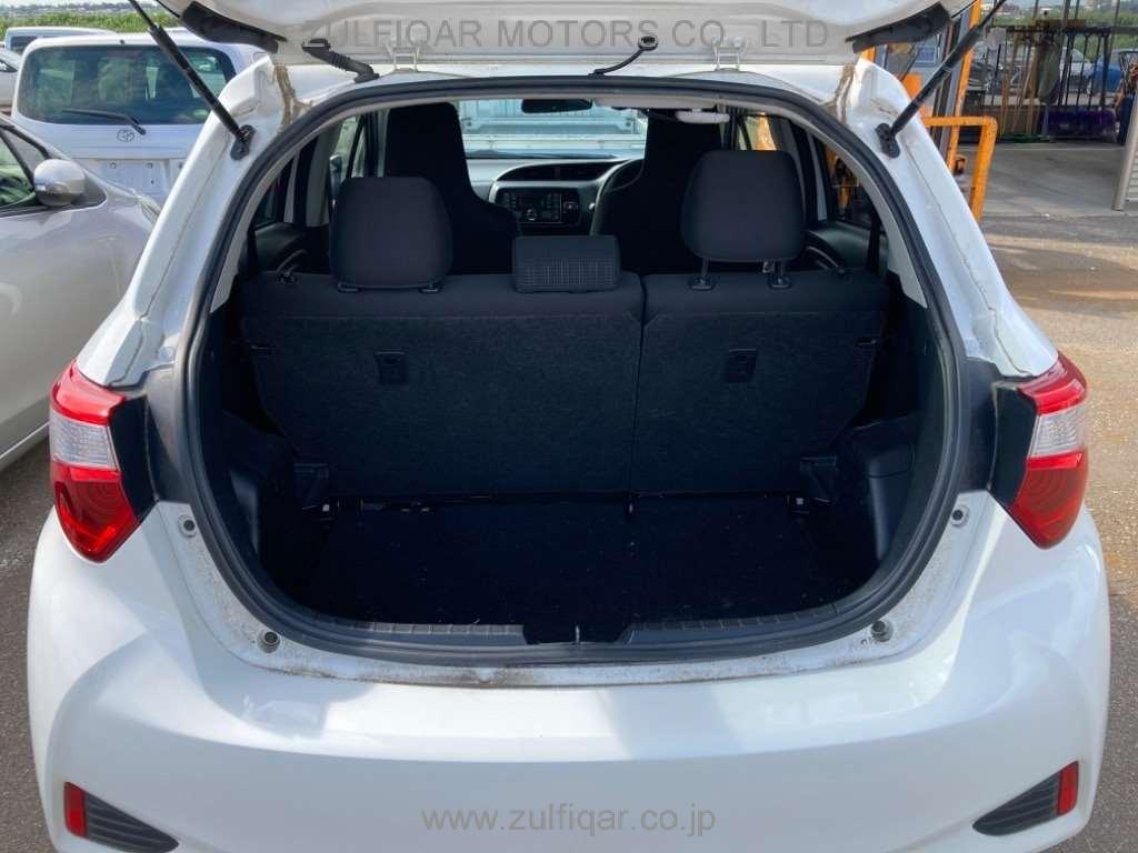 TOYOTA VITZ 2018 Image 8