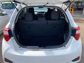 TOYOTA VITZ 2018 Image 8