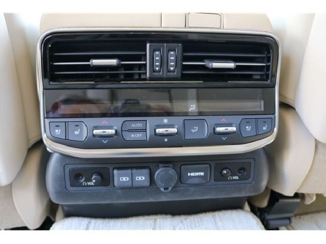 TOYOTA LAND CRUISER 2022 Image 27