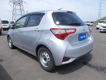 TOYOTA VITZ 2018 Image 2