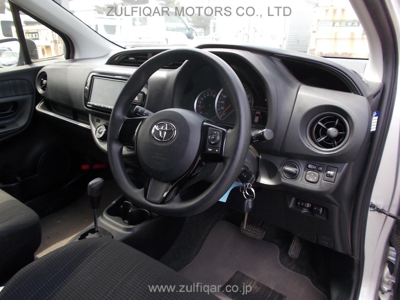 TOYOTA VITZ 2018 Image 9