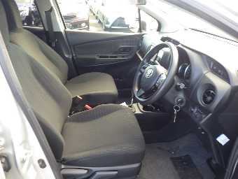 TOYOTA VITZ 2018 Image 16