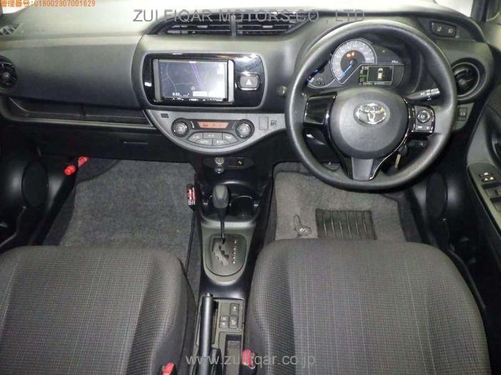 TOYOTA VITZ 2018 Image 6