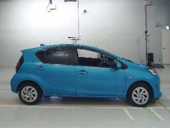 TOYOTA AQUA 2020 Image 3