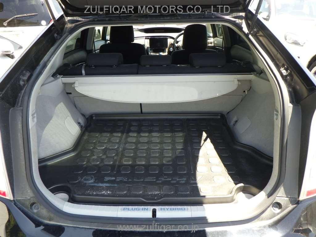 TOYOTA PRIUS PHV 2015 Image 8