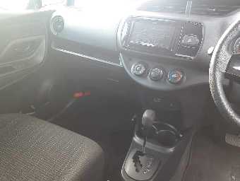 TOYOTA VITZ 2019 Image 9
