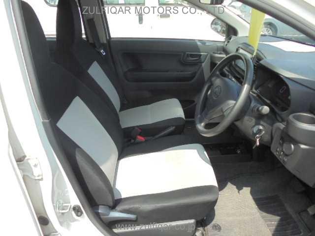 DAIHATSU MIRA E:S 2017 Image 6