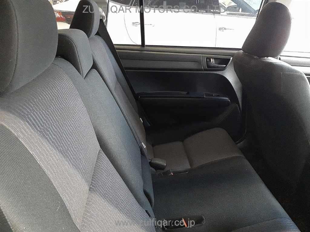 TOYOTA COROLLA FIELDER 2018 Image 9