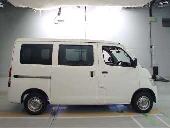TOYOTA LITEACE 2018 Image 3