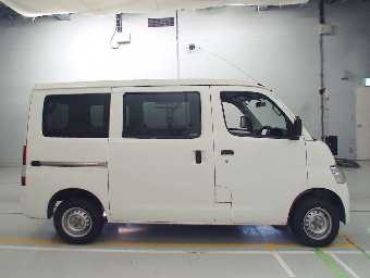 TOYOTA LITEACE 2018 Image 3