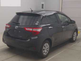 TOYOTA VITZ 2018 Image 2