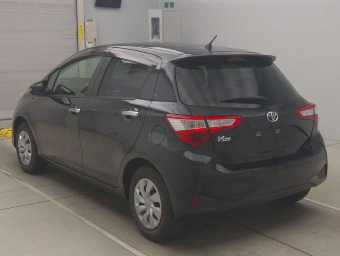 TOYOTA VITZ 2018 Image 4
