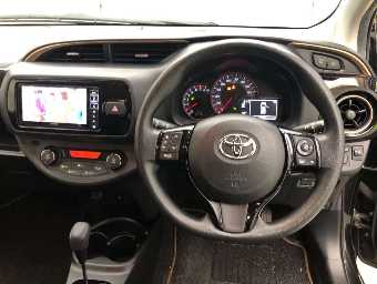 TOYOTA VITZ 2018 Image 6