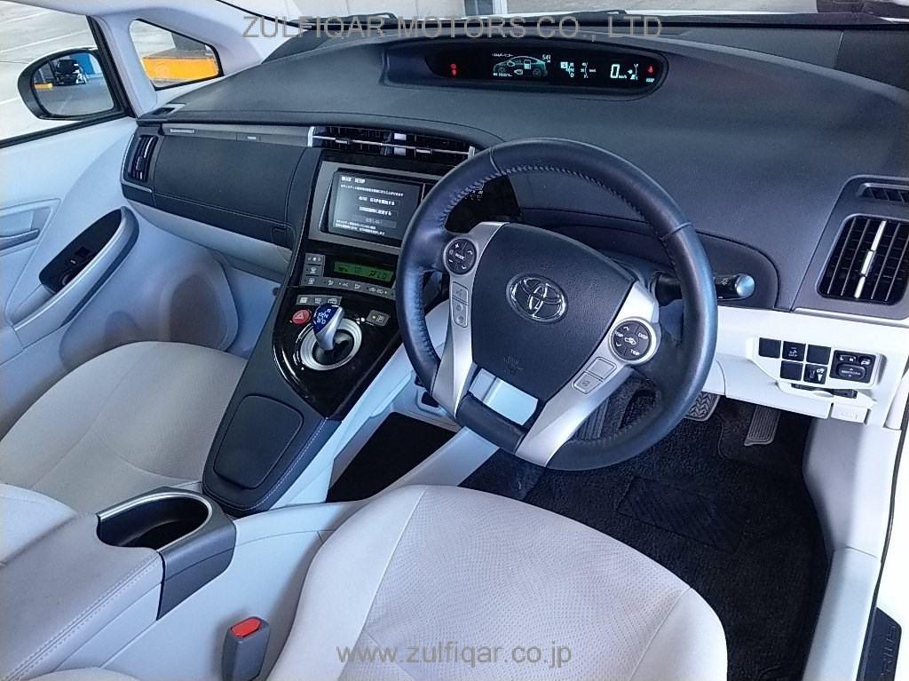 TOYOTA PRIUS PHV 2015 Image 3