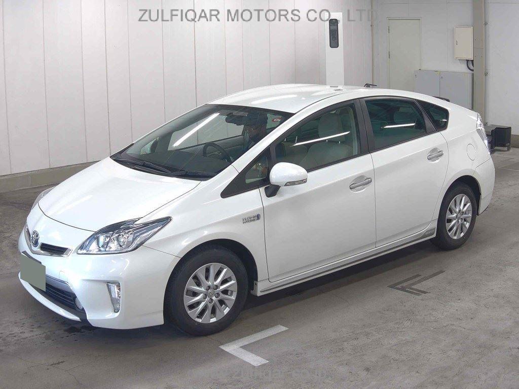 TOYOTA PRIUS PHV 2015 Image 4