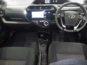 TOYOTA AQUA 2020 Image 3