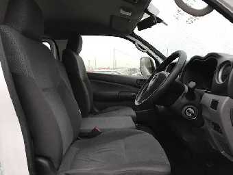 NISSAN NV350 CARAVAN 2015 Image 9