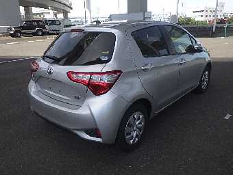 TOYOTA VITZ 2018 Image 12