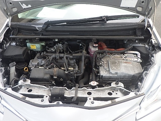 TOYOTA VITZ 2018 Image 22