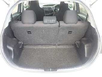 TOYOTA VITZ 2018 Image 20