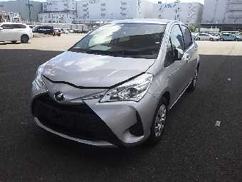 TOYOTA VITZ 2018 Image 9