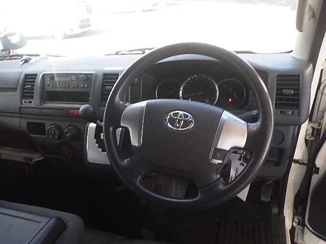 TOYOTA HIACE 2018 Image 29