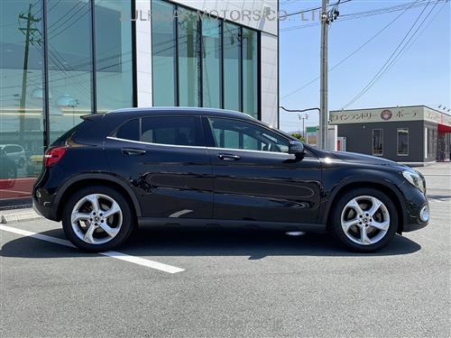 MERCEDES BENZ GLA CLASS 2019 Image 25