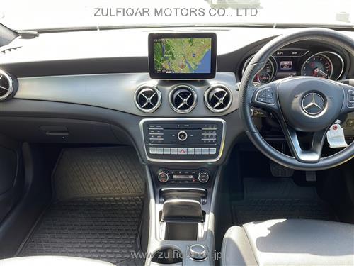 MERCEDES BENZ GLA CLASS 2019 Image 4