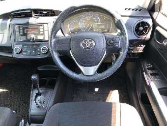 TOYOTA COROLLA AXIO 2017 Image 6