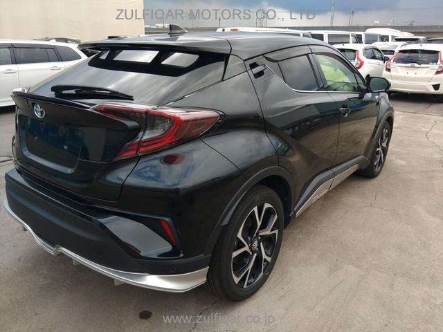 TOYOTA C-HR 2017 Image 11