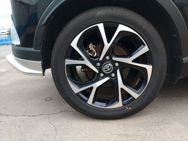 TOYOTA C-HR 2017 Image 19