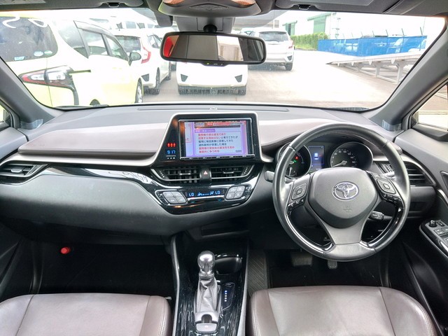 TOYOTA C-HR 2017 Image 20