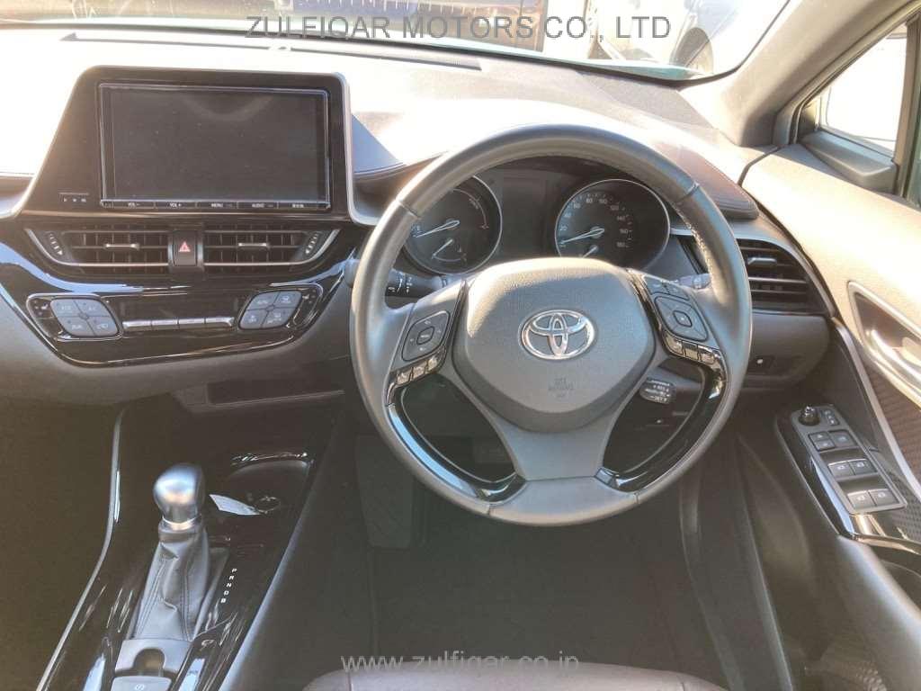 TOYOTA C-HR 2017 Image 6