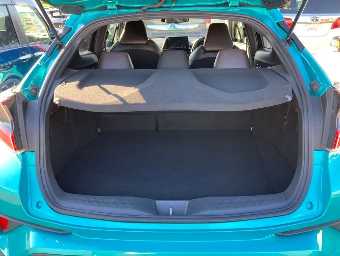 TOYOTA C-HR 2017 Image 8