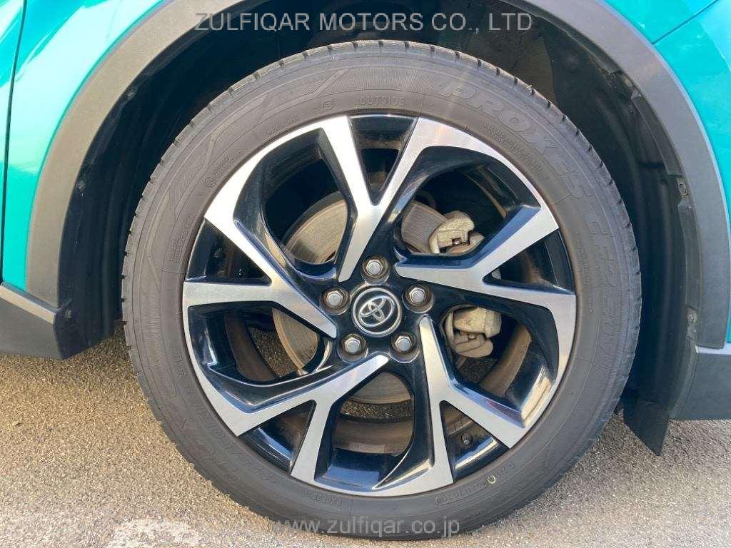 TOYOTA C-HR 2017 Image 9