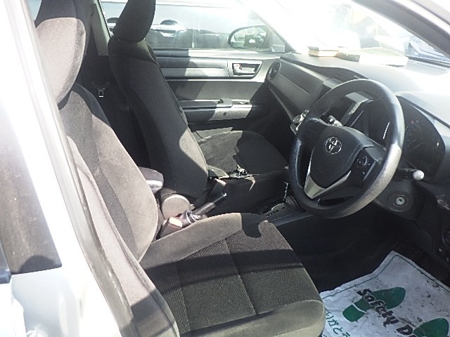 TOYOTA COROLLA AXIO 2018 Image 23