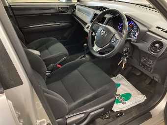 TOYOTA COROLLA AXIO 2018 Image 5